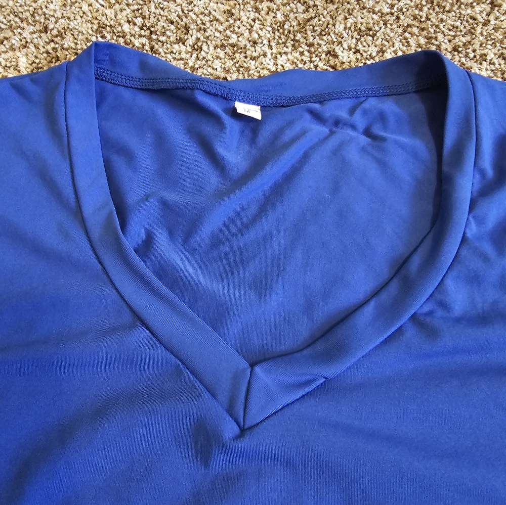 MENS V NECK TEE